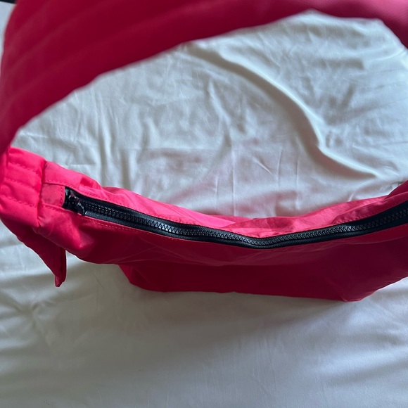 Baggu Nylon Shoulder Bag Candy Apple Red - Picture 4 of 7